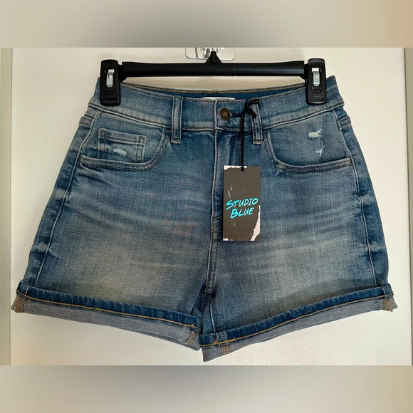 NWT Studio Blue Denim Shorts in Color Crossroads 26 - Picture 2 of 6